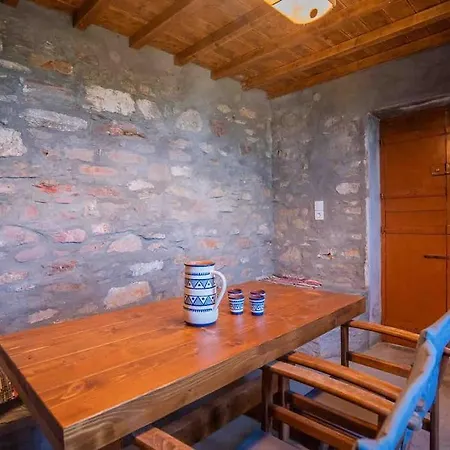 Holiday home Rodia House *